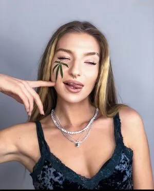 Cannababy OnlyFans Leaked Free Thumbnail Picture - #BADRSFyK0b