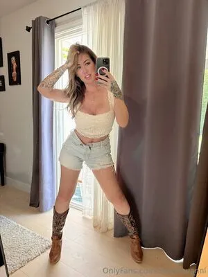 Capricavanni OnlyFans Leaked Free Thumbnail Picture - #1CpTUXMJl8
