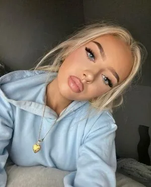 Capriceaterrell OnlyFans Leaked Free Thumbnail Picture - #QZ3oQHQlCm