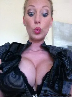 Caracum OnlyFans Leaked Free Thumbnail Picture - #FIWzDoyCLC