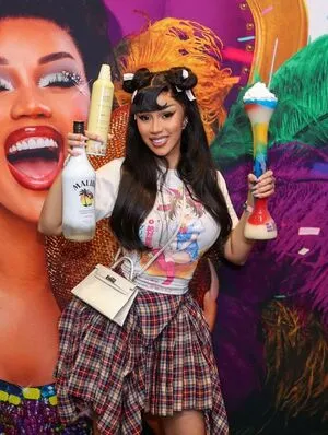 Cardi B OnlyFans Leaked Free Thumbnail Picture - #WyJN6eNGPN