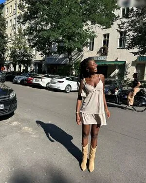 Carefreehamuyela OnlyFans Leaked Free Thumbnail Picture - #gLIGfoUDrO