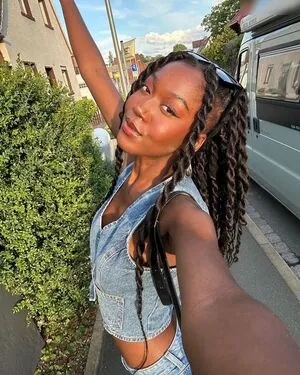 Carefreehamuyela OnlyFans Leaked Free Thumbnail Picture - #vl2IF675NY