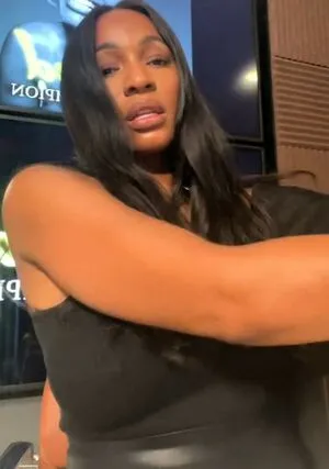 Cari Champion OnlyFans Leaked Free Thumbnail Picture - #x3kVCdgX8L