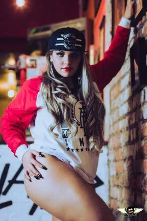 Carine Ivankio OnlyFans Leaked Free Thumbnail Picture - #8iQjX4ilPc