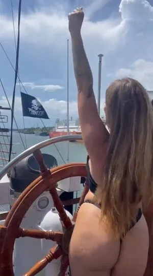 Carineneveu OnlyFans Leaked Free Thumbnail Picture - #1KiaHbMT1O