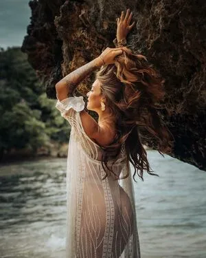 Carineneveu OnlyFans Leaked Free Thumbnail Picture - #pksI2CHTte