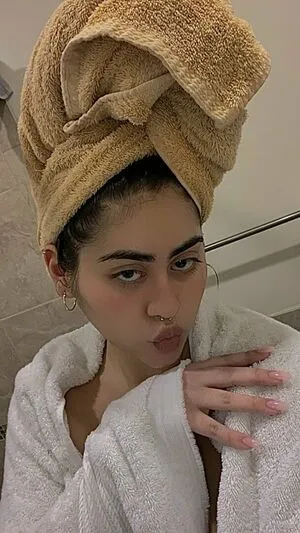 Carishina98 OnlyFans Leaked Free Thumbnail Picture - #CfiJVlmBtl