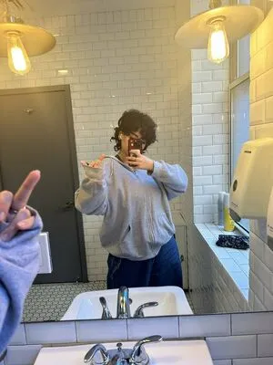 Carishina98 OnlyFans Leaked Free Thumbnail Picture - #RouSnxJ4Q1