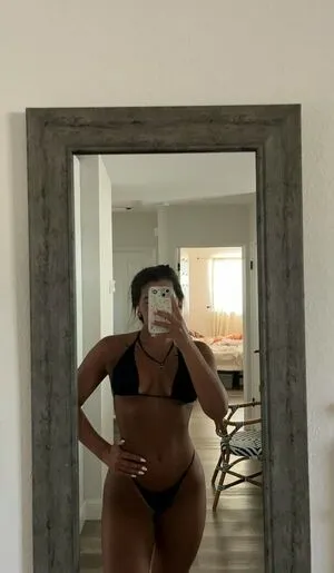 Carissasigmann OnlyFans Leaked Free Thumbnail Picture - #shCBHox35b