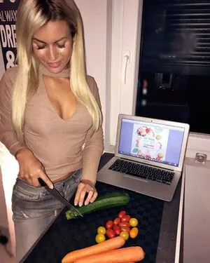 Carla Moreau OnlyFans Leaked Free Thumbnail Picture - #jJ1G6Vnug0