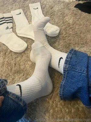 Carlasfeetfrenchgirl OnlyFans Leaked Free Thumbnail Picture - #BTkqeedZUA