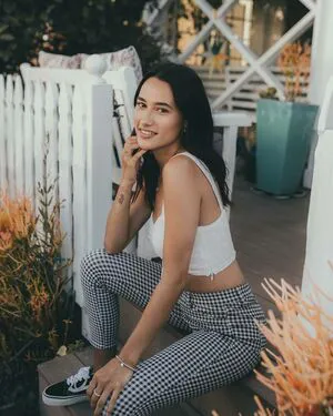 Carlieauszler OnlyFans Leaked Free Thumbnail Picture - #hvDyPv7Gja