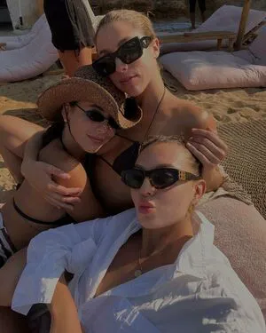 Carlotad26 OnlyFans Leaked Free Thumbnail Picture - #4KC2PMH8l1