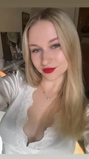 Carlottadre OnlyFans Leaked Free Thumbnail Picture - #lwzz0hP9j4