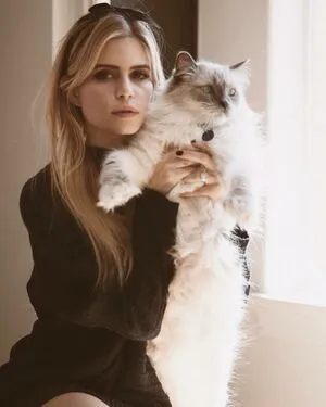 Carlson Young OnlyFans Leaked Free Thumbnail Picture - #ecMdfm0of0