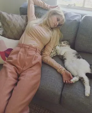 Carlson Young OnlyFans Leaked Free Thumbnail Picture - #pe3A0TkU6P