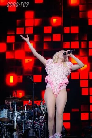 Carly Rae Jepsen OnlyFans Leaked Free Thumbnail Picture - #afOFlSADXJ