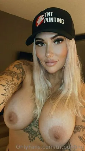 Carlyelectriclive OnlyFans Leaked Free Thumbnail Picture - #1bQL3HYHij