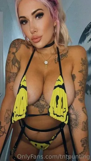 Carlyelectriclive OnlyFans Leaked Free Thumbnail Picture - #42THteD9tO