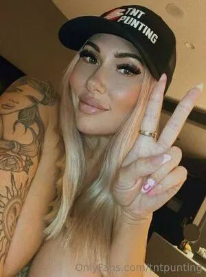 Carlyelectriclive OnlyFans Leaked Free Thumbnail Picture - #N85JcBkH3U