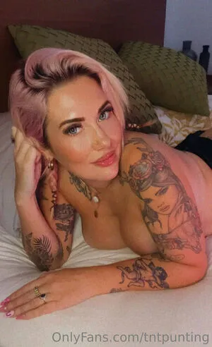 Carlyelectriclive OnlyFans Leaked Free Thumbnail Picture - #pIIfTeKNNR