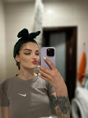 Carlyonlycarly OnlyFans Leaked Free Thumbnail Picture - #2LskJNCdn3