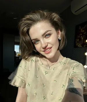 Carlyonlycarly OnlyFans Leaked Free Thumbnail Picture - #JeokXZXIER