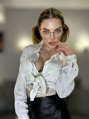 Carlyonlycarly OnlyFans Leaked Free Thumbnail Picture - #JmwdOWU04d
