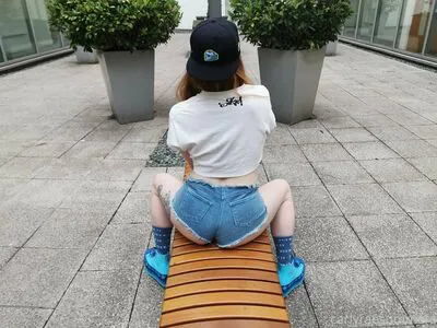 Carlyraesummers OnlyFans Leaked Free Thumbnail Picture - #8N19rrm767