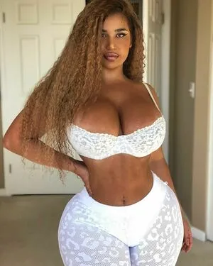 Carmela Habibi OnlyFans Leaked Free Thumbnail Picture - #7A8en4i16M