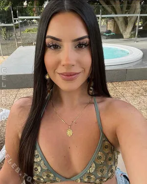 Carmen Brads OnlyFans Leaked Free Thumbnail Picture - #1gINa0odda