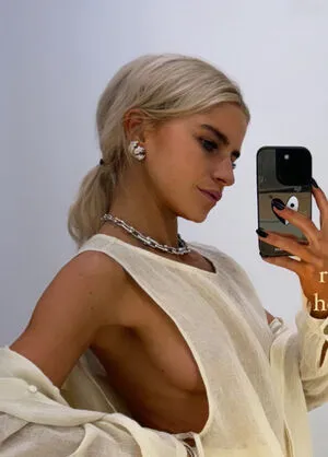 Caro Daur OnlyFans Leaked Free Thumbnail Picture - #3VamtlIzGr