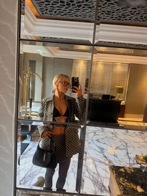 Caro Daur OnlyFans Leaked Free Thumbnail Picture - #5LySVNb86K