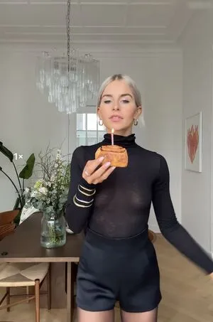 Caro Daur OnlyFans Leaked Free Thumbnail Picture - #LP3EPeNhy8