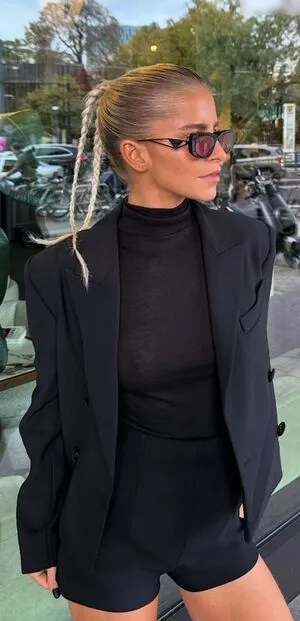 Caro Daur OnlyFans Leaked Free Thumbnail Picture - #PCShGHUKl5