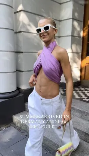 Caro Daur OnlyFans Leaked Free Thumbnail Picture - #RZ8RyVKeb4