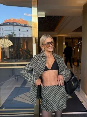 Caro Daur OnlyFans Leaked Free Thumbnail Picture - #Z7mHJtam73