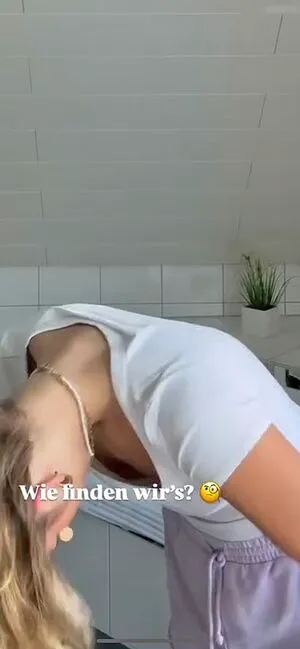 Caro Winter OnlyFans Leaked Free Thumbnail Picture - #V9JTN37JPc