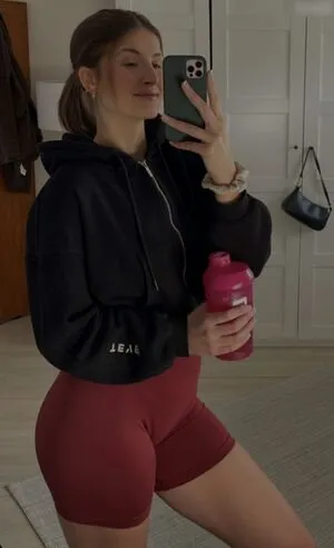 Caro Winter OnlyFans Leaked Free Thumbnail Picture - #YYfrzT3HS1