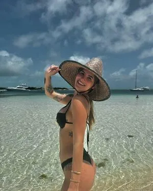 Carolborbely OnlyFans Leaked Free Thumbnail Picture - #aaf9bampc2