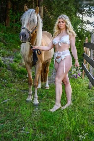 Carolin Gross OnlyFans Leaked Free Thumbnail Picture - #YiHtkCDKbo