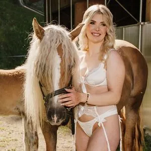 Carolin Gross OnlyFans Leaked Free Thumbnail Picture - #hvKg7c40s8