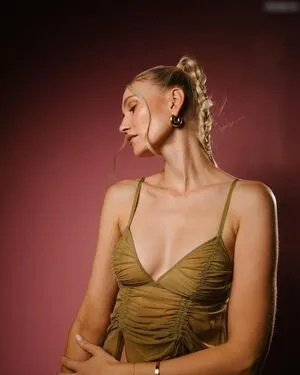Carolin Niemczyk OnlyFans Leaked Free Thumbnail Picture - #2AQqqC1Lrl