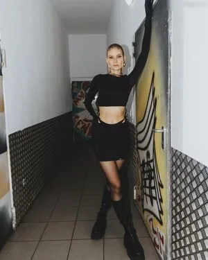Carolin Niemczyk OnlyFans Leaked Free Thumbnail Picture - #crvMmkynHe