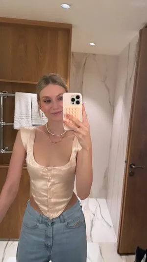Carolin Niemczyk OnlyFans Leaked Free Thumbnail Picture - #tm5Z7y9U2M