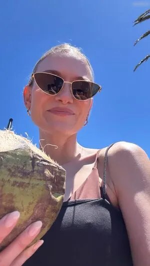 Carolin Niemczyk OnlyFans Leaked Free Thumbnail Picture - #zqLwhGI7c3