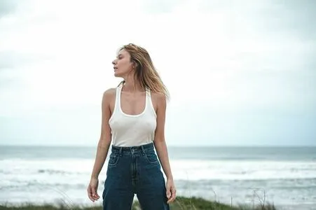 Caroline Abras OnlyFans Leaked Free Thumbnail Picture - #KTEPzkMhbc