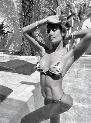 Caroline Cln Fit OnlyFans Leaked Free Thumbnail Picture - #6KqjG7wOe8