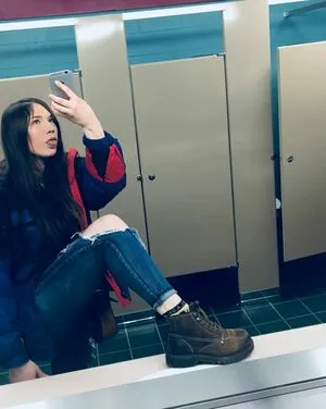 Caroline Kinney OnlyFans Leaked Free Thumbnail Picture - #mn7r2sWPbl